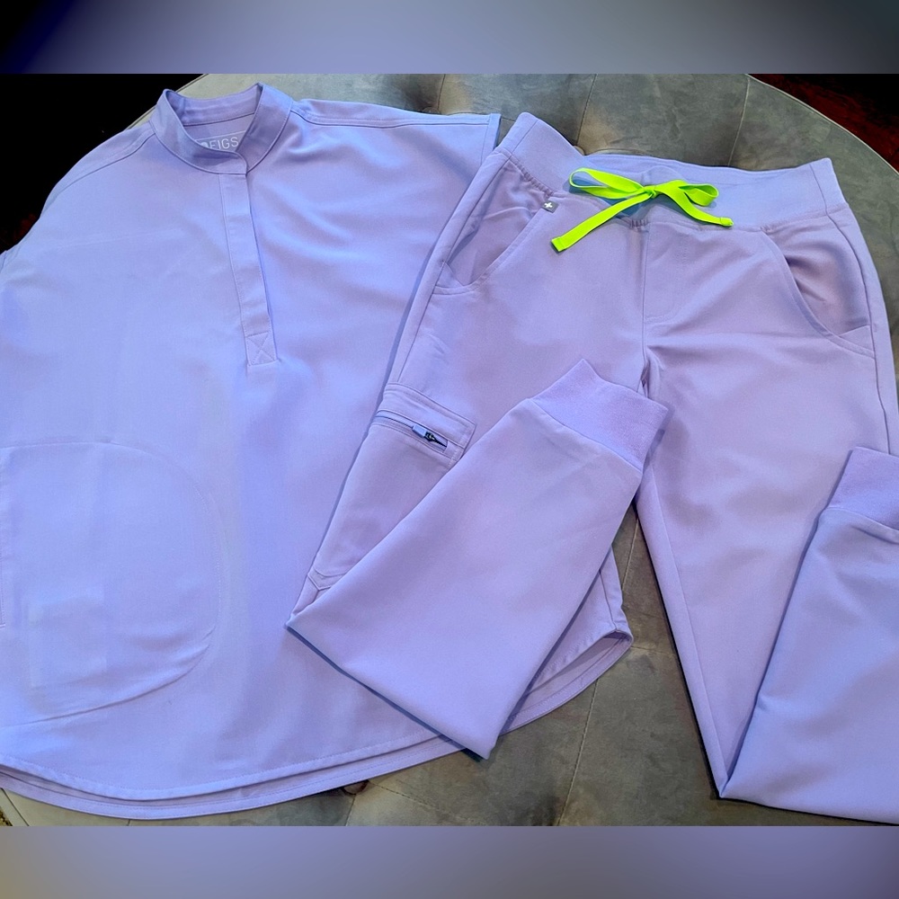 FIGS SCRUB SET—LILAC DAWN—worn ONCE! XXS/XXSP